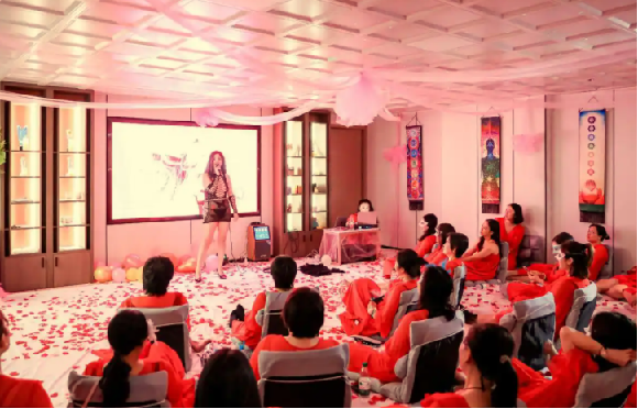 爆款周O黑白颠尤物之门性商课程