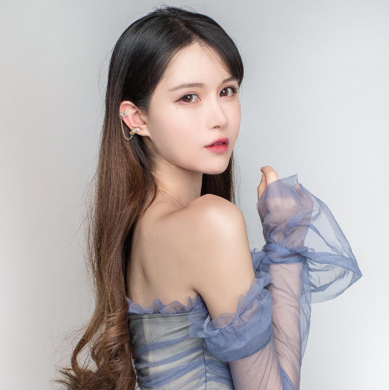 全网高颜值妹子【瑞儿fox】视频推荐，手慢无
