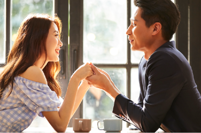 AI时代的两X沟通：科技与人心的距离