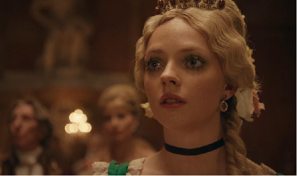 恐怖电影《丑陋的继姐》童话故事《灰姑娘》暗黑演绎版