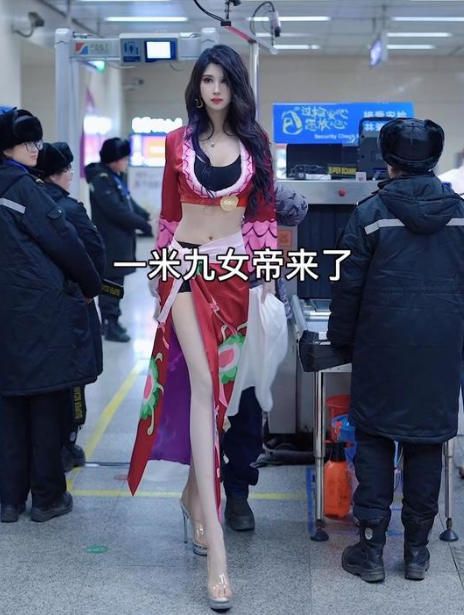 全网高颜值妹子【温软】视频推荐，手慢无